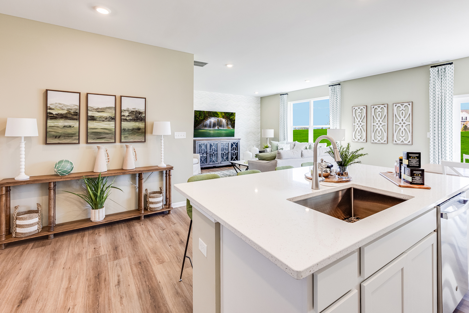 7600 Honeysuckle Lane Property Photo 7