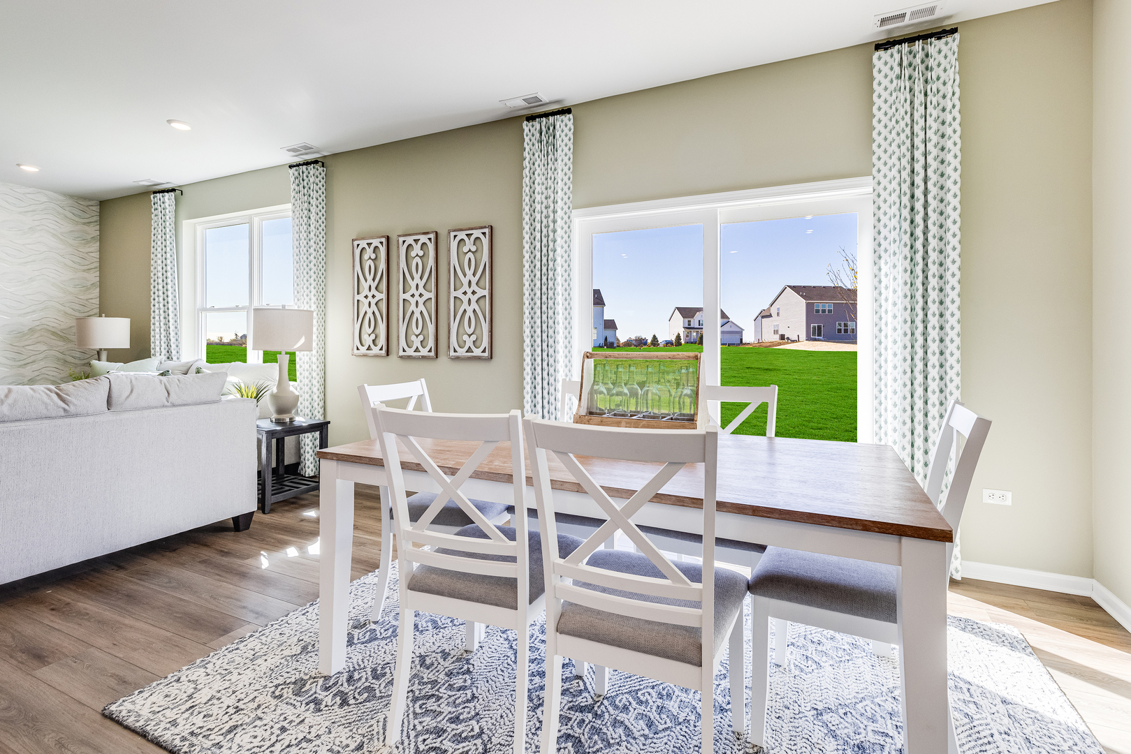 7600 Honeysuckle Lane Property Photo 11