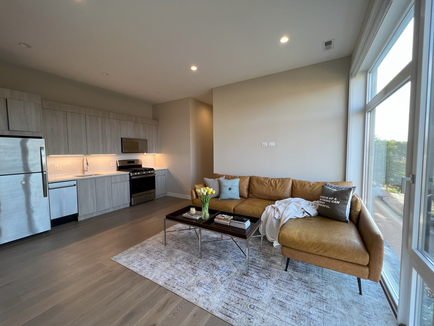 3757 N Sheffield Avenue 302 Property Photo 5