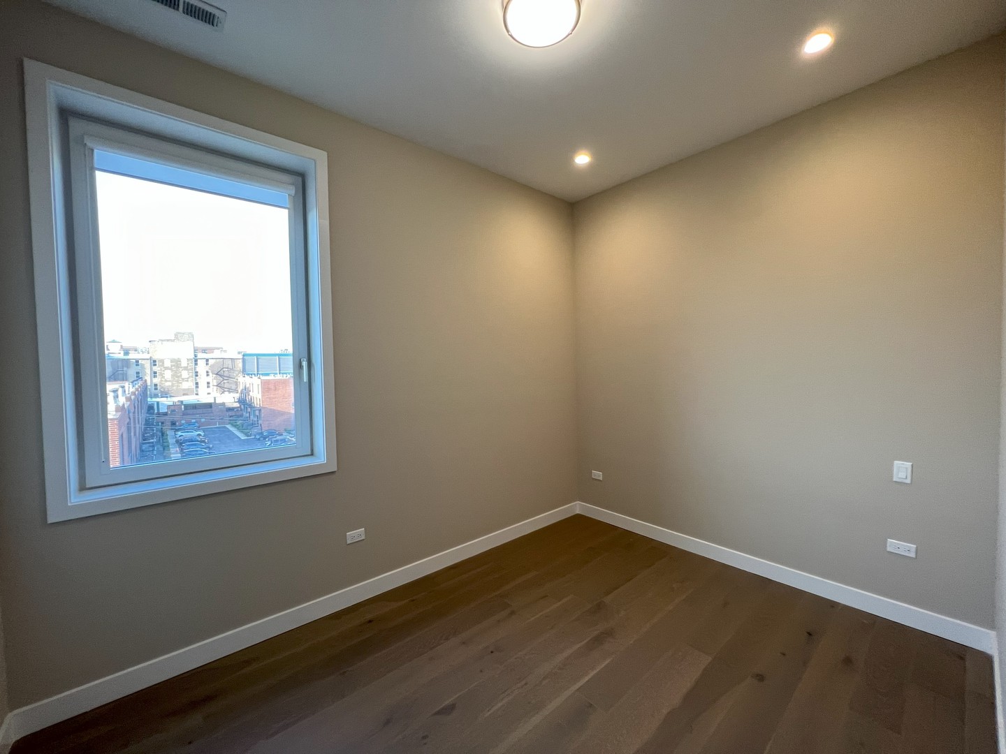 3757 N Sheffield Avenue 302 Property Photo 8