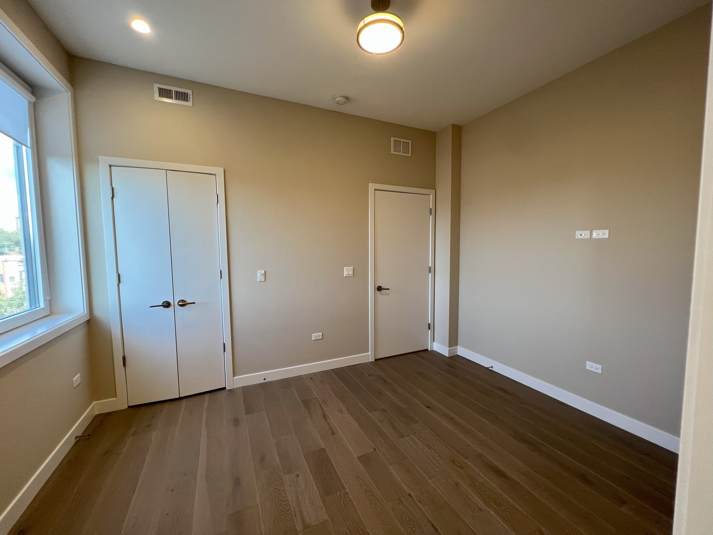 3757 N Sheffield Avenue 302 Property Photo 11