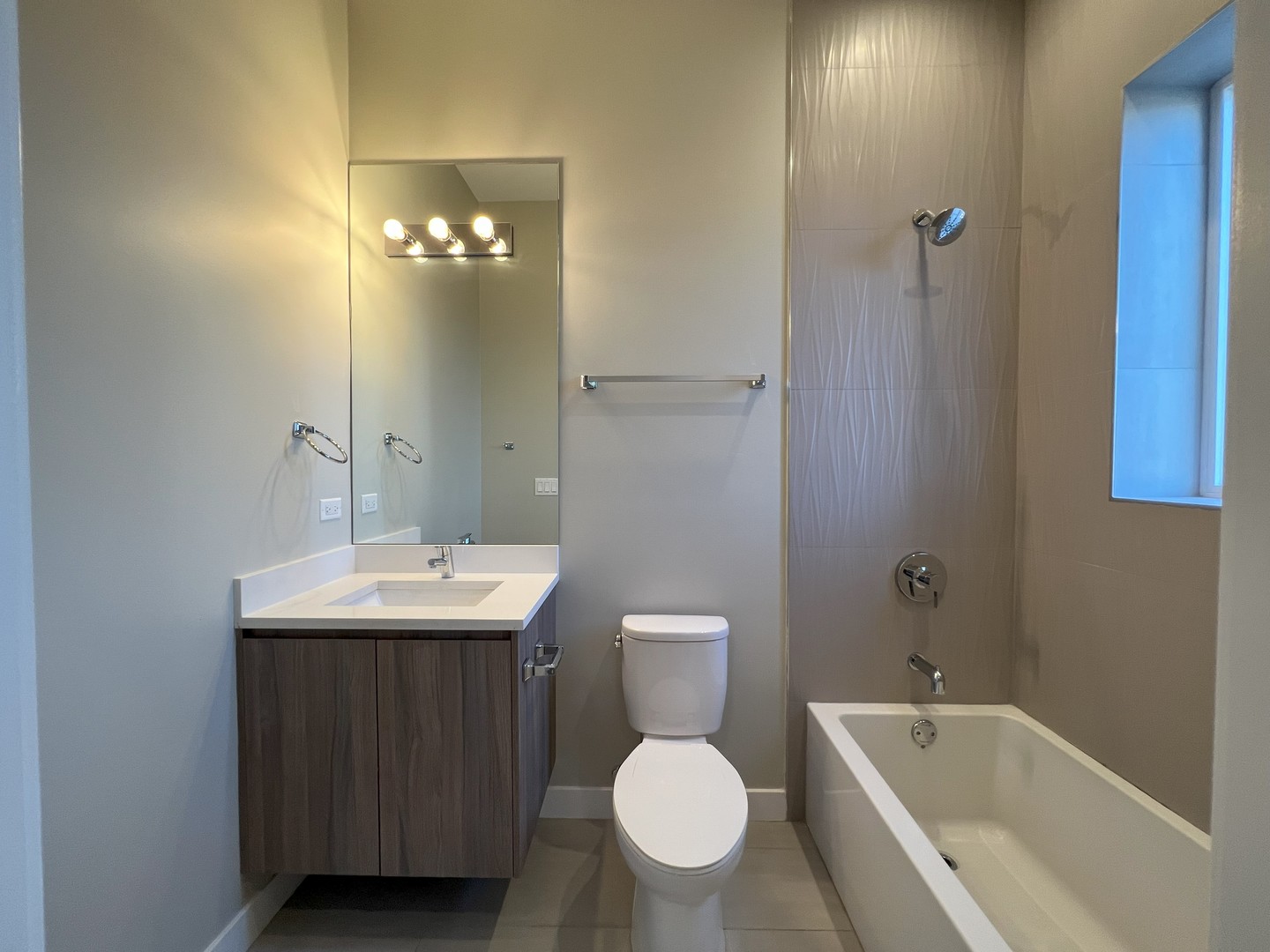 3757 N Sheffield Avenue 302 Property Photo 12