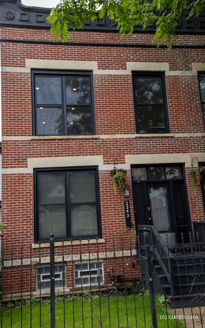 2343 W Grenshaw Street 2 Property Photo 2