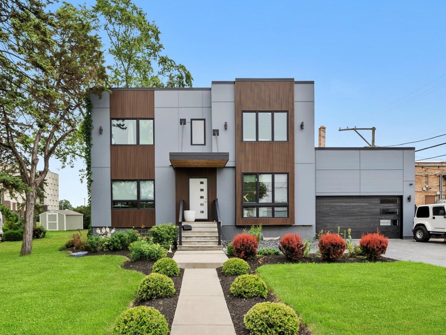 9 N Lavergne Avenue Property Photo 1