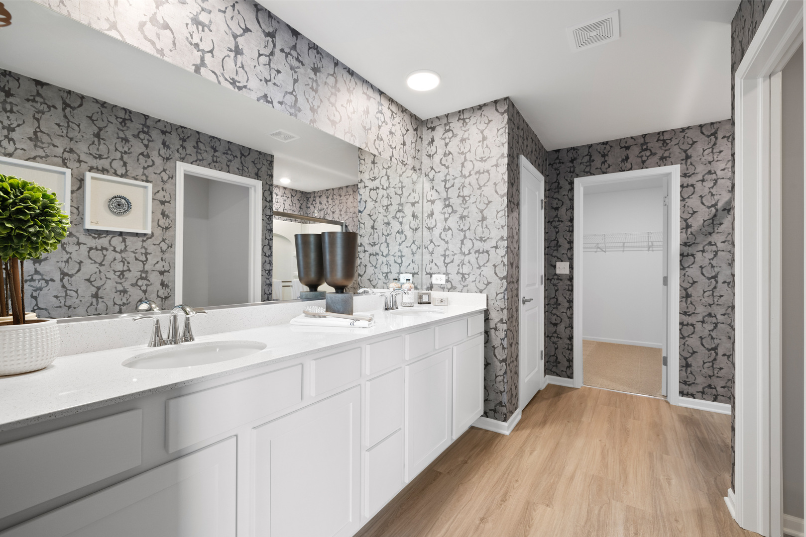 1081 Waterford Street Property Photo 9