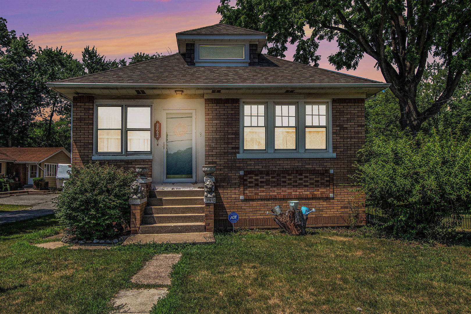 2862 Willowdale Road Property Photo 1