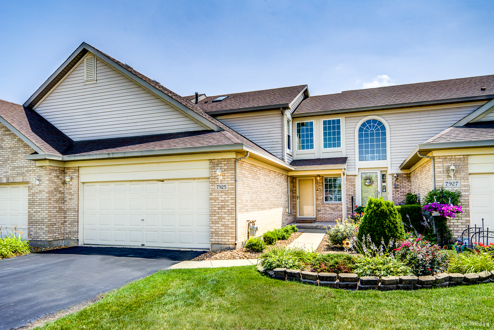 7925 Belle Rive Court Property Photo 1