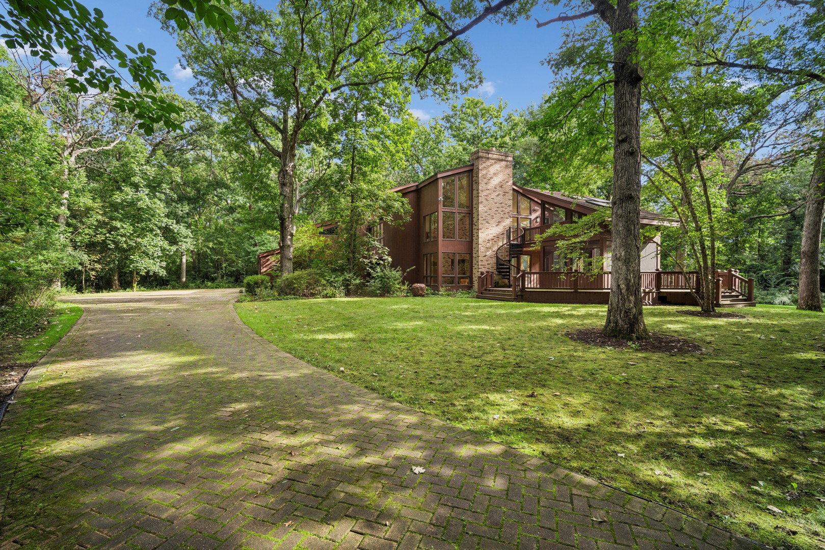 3135 Shagbark Lane Property Photo 1