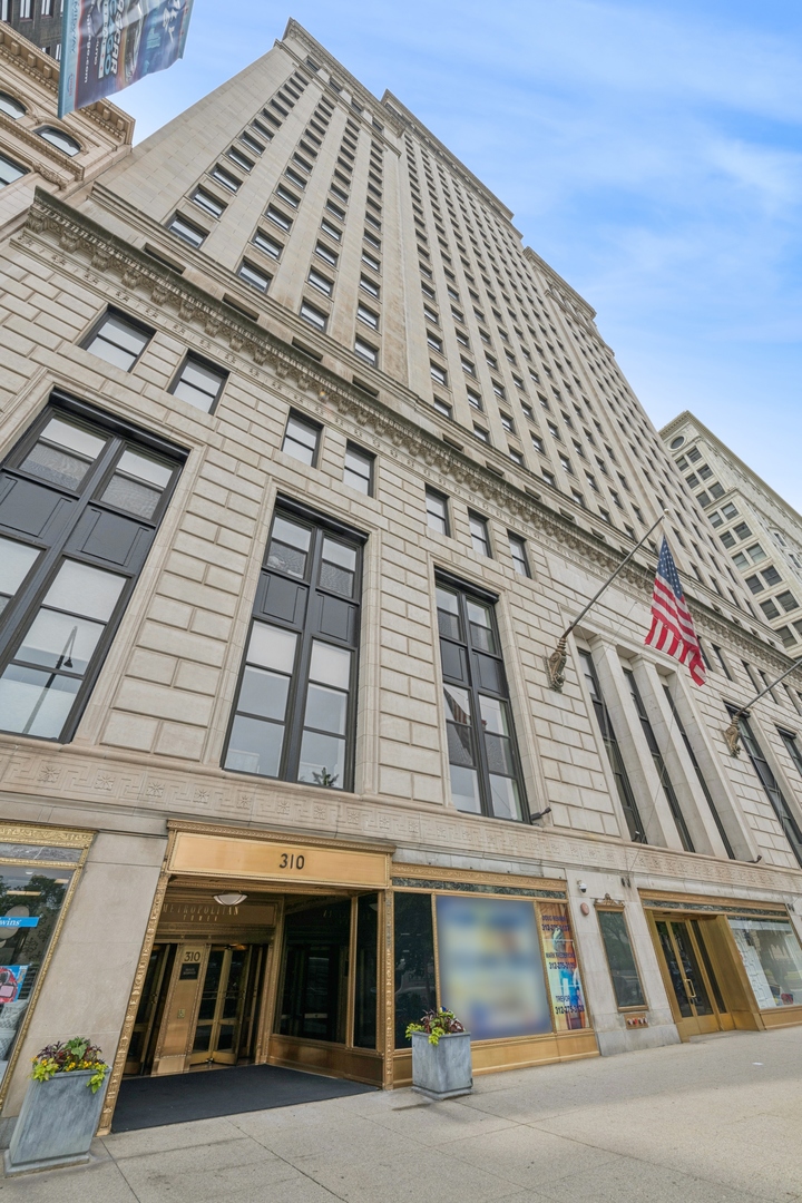 310 S Michigan Avenue 1804