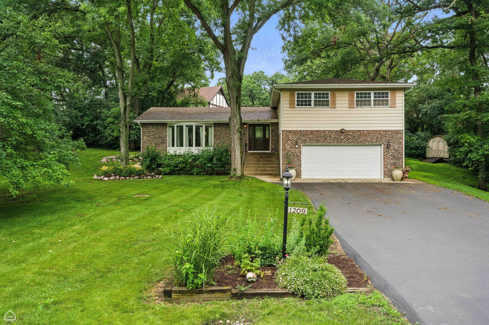 1209 Appaloosa Trail Property Photo 1