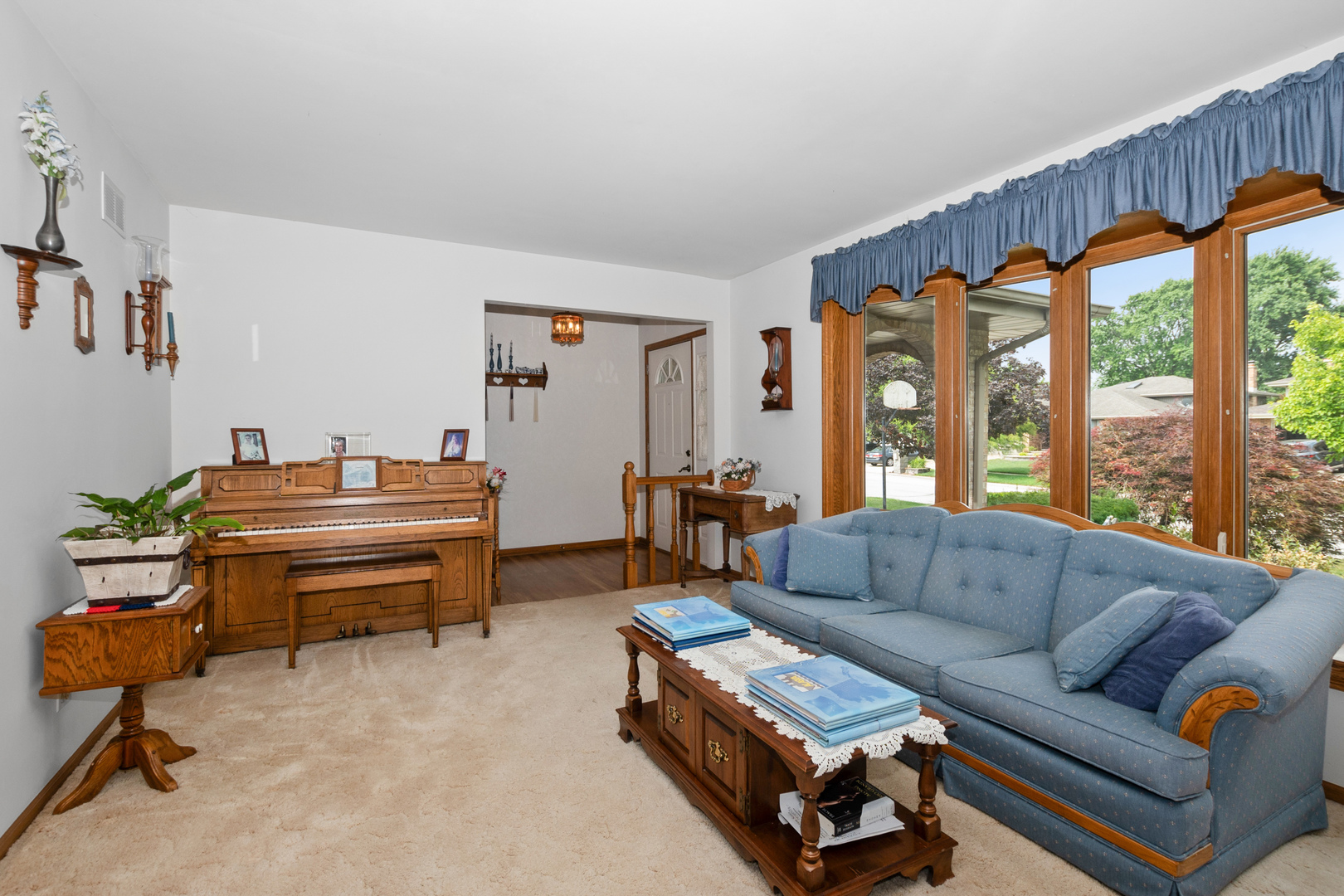 17533 Pecan Lane Property Photo 6