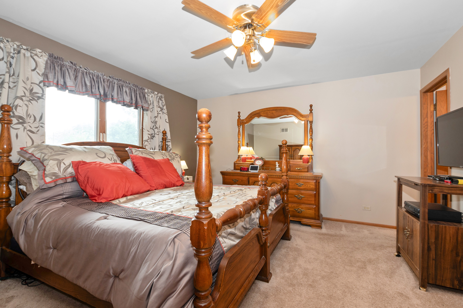 17533 Pecan Lane Property Photo 17