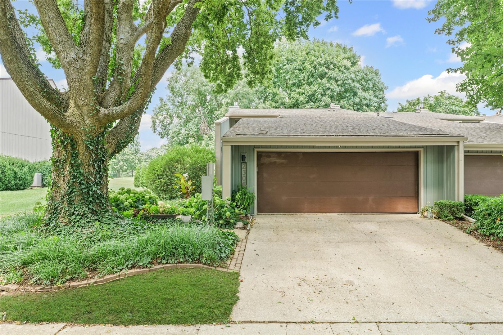 2306 Briar Hill Drive 2 Property Photo 1