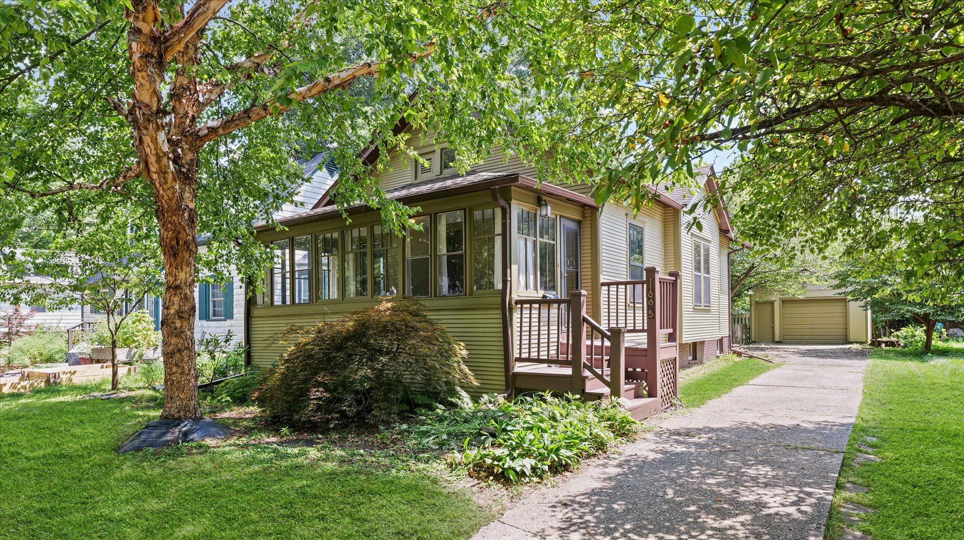 1605 W Park Avenue Property Photo 1