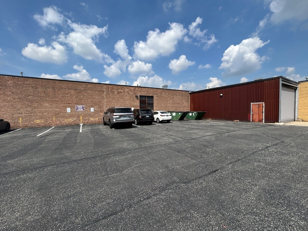 4300 N Knox Avenue Property Photo 2