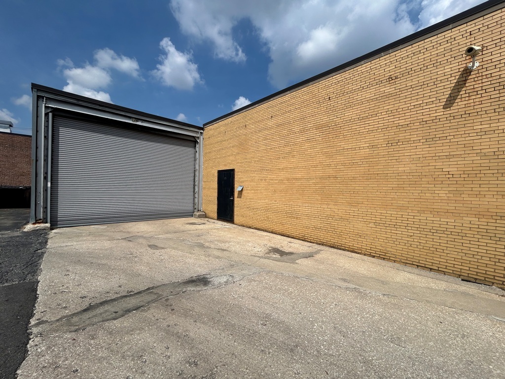 4300 N Knox Avenue Property Photo 4