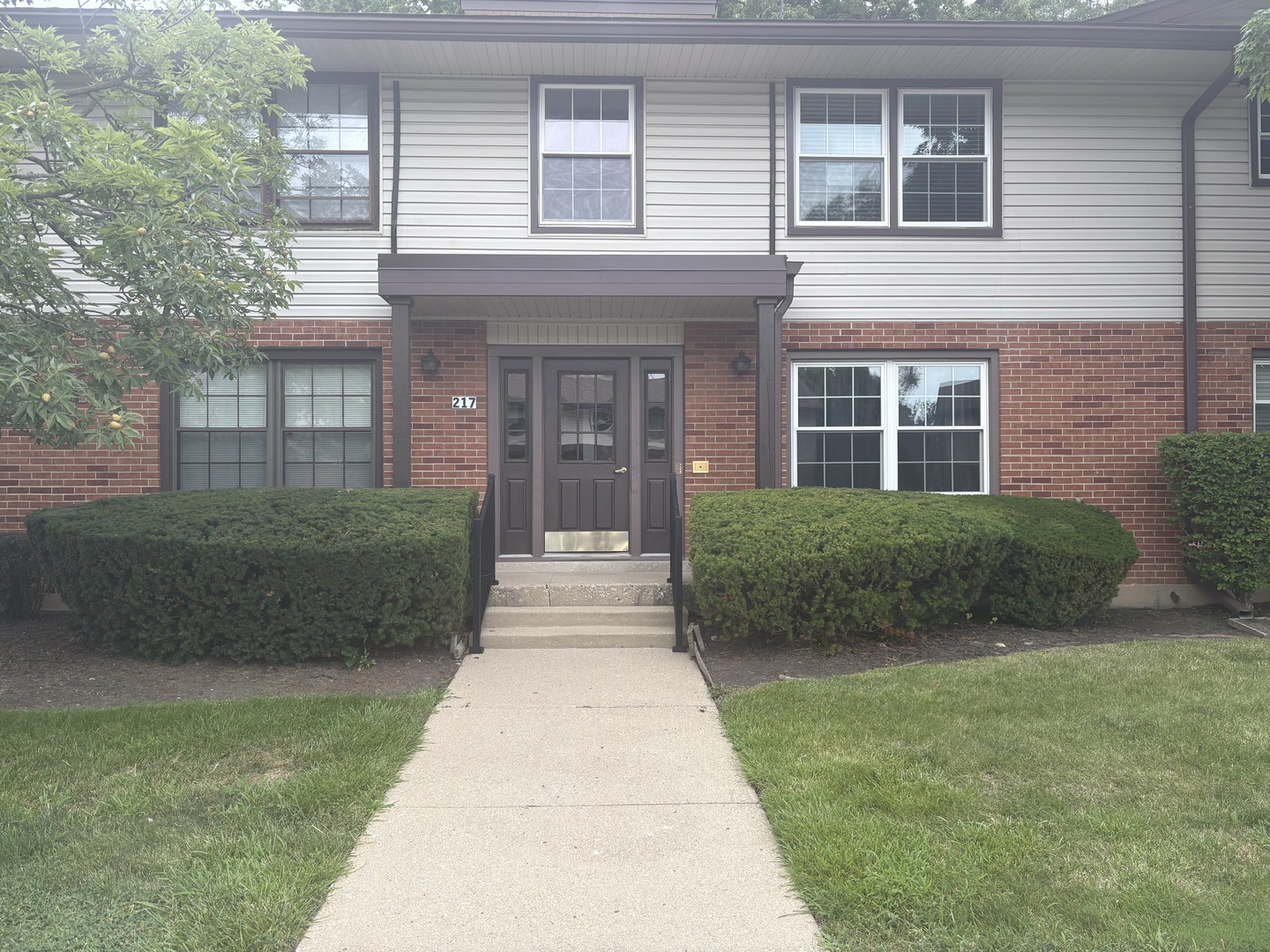 217 Washington Square D Property Photo 1