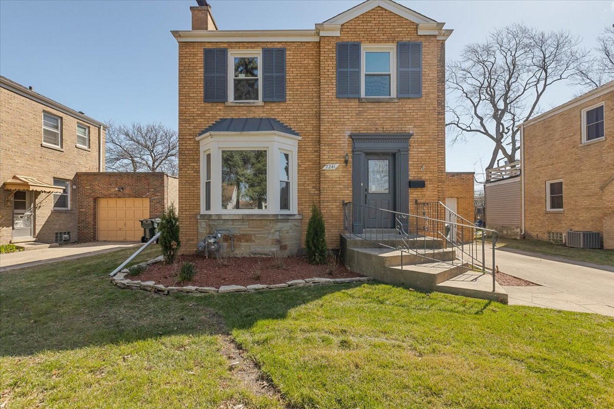 7241 N Kilpatrick Avenue Property Photo 1
