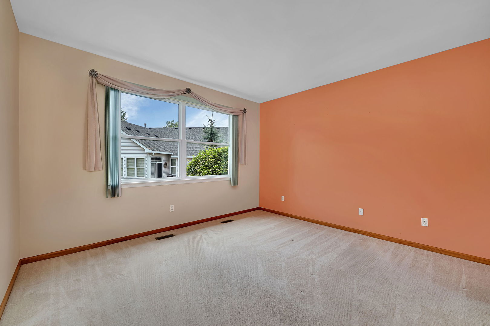 1592 W Cadillac Circle Property Photo 16