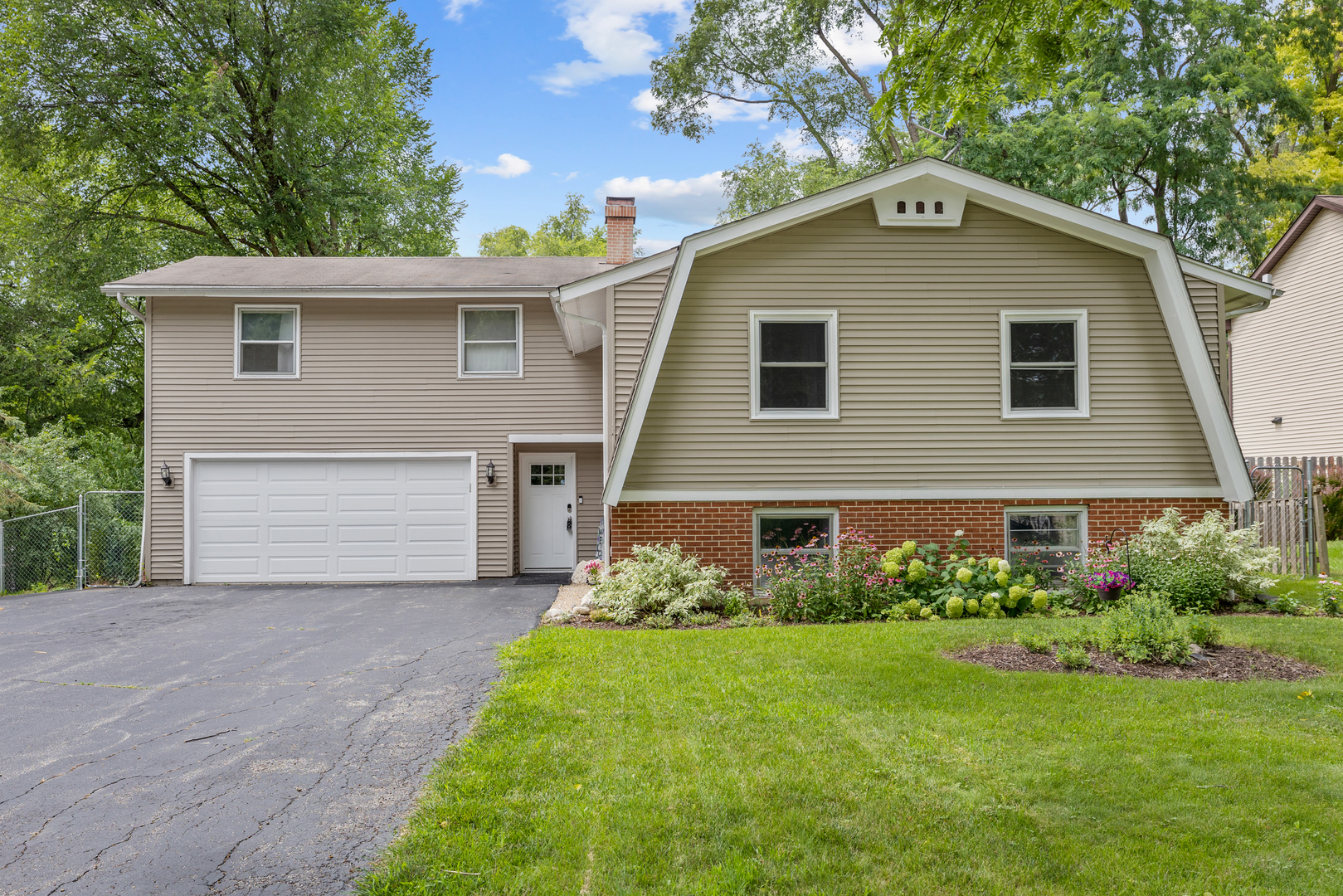 3217 Midway Drive Property Photo 1