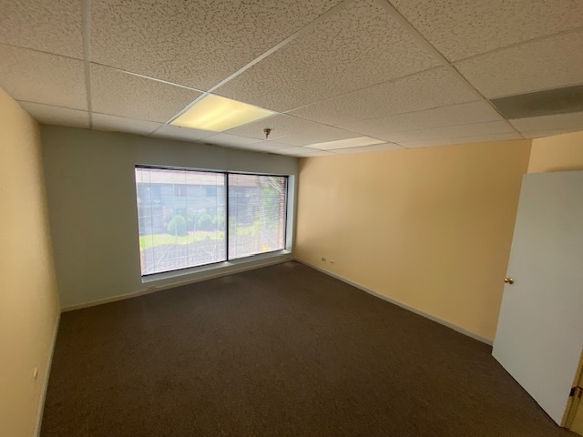 9944 S Roberts Road 205 Property Photo 7