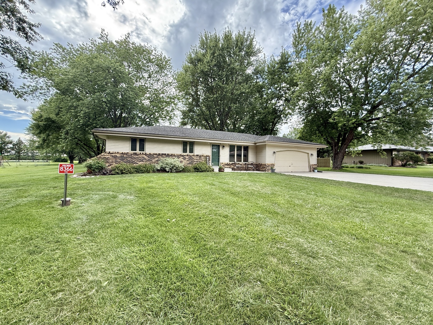8366 N Canary Drive Property Photo 1