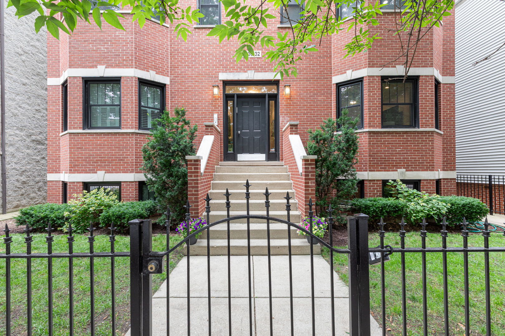 3630 N Damen Avenue 1n Property Photo 1