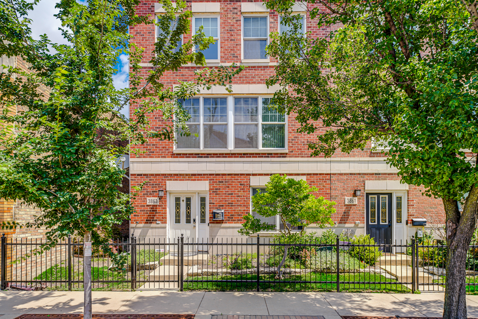 3863 N Milwaukee Avenue Property Photo 1