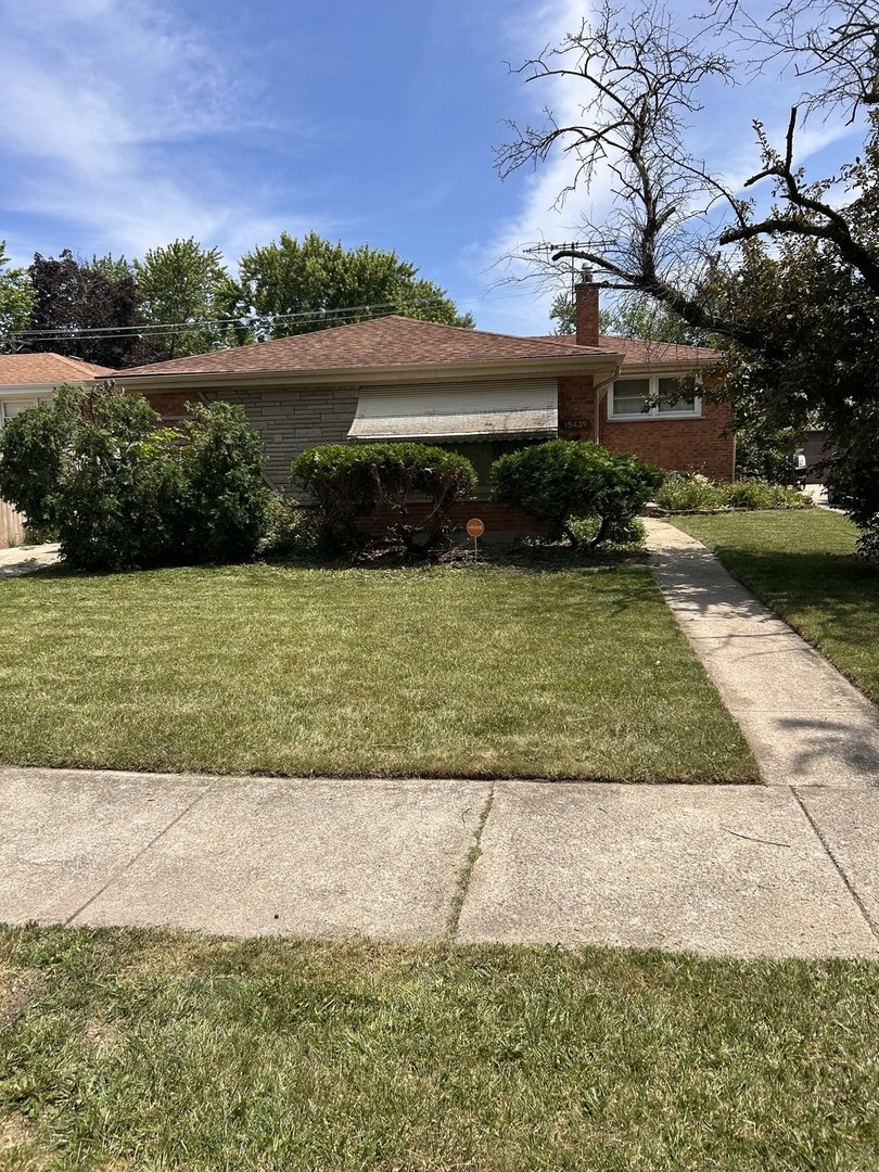 15439 University Avenue Property Photo 1