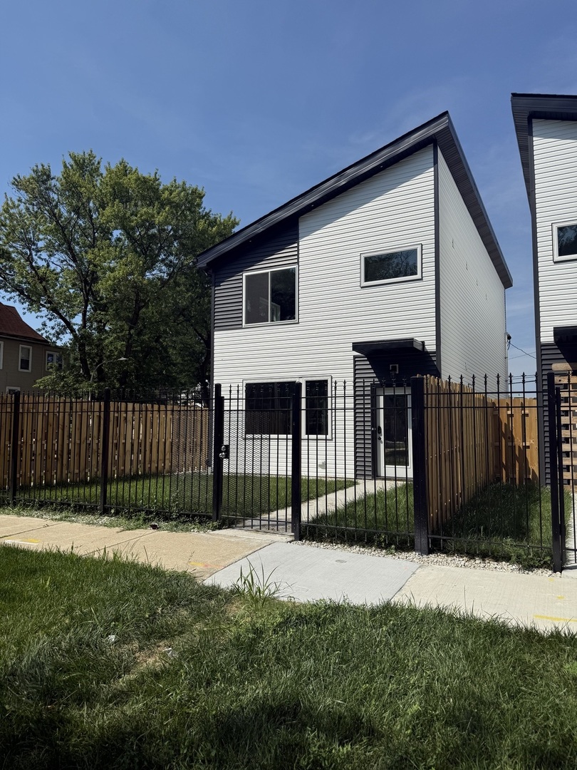 302 N Lockwood Avenue Property Photo 1