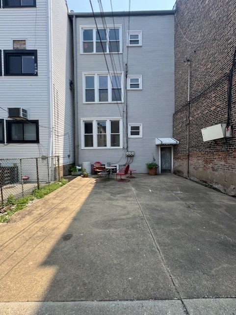 3256 S Princeton Avenue 1 Property Photo 16