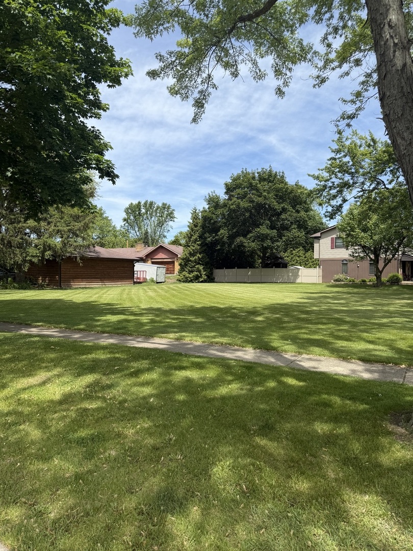 2110 Cherry Avenue Property Photo 2