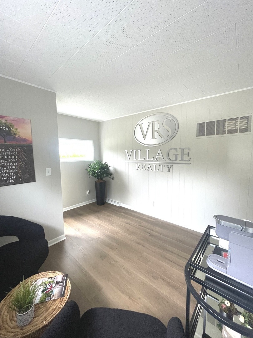 328 Park Lane Drive Property Photo 2