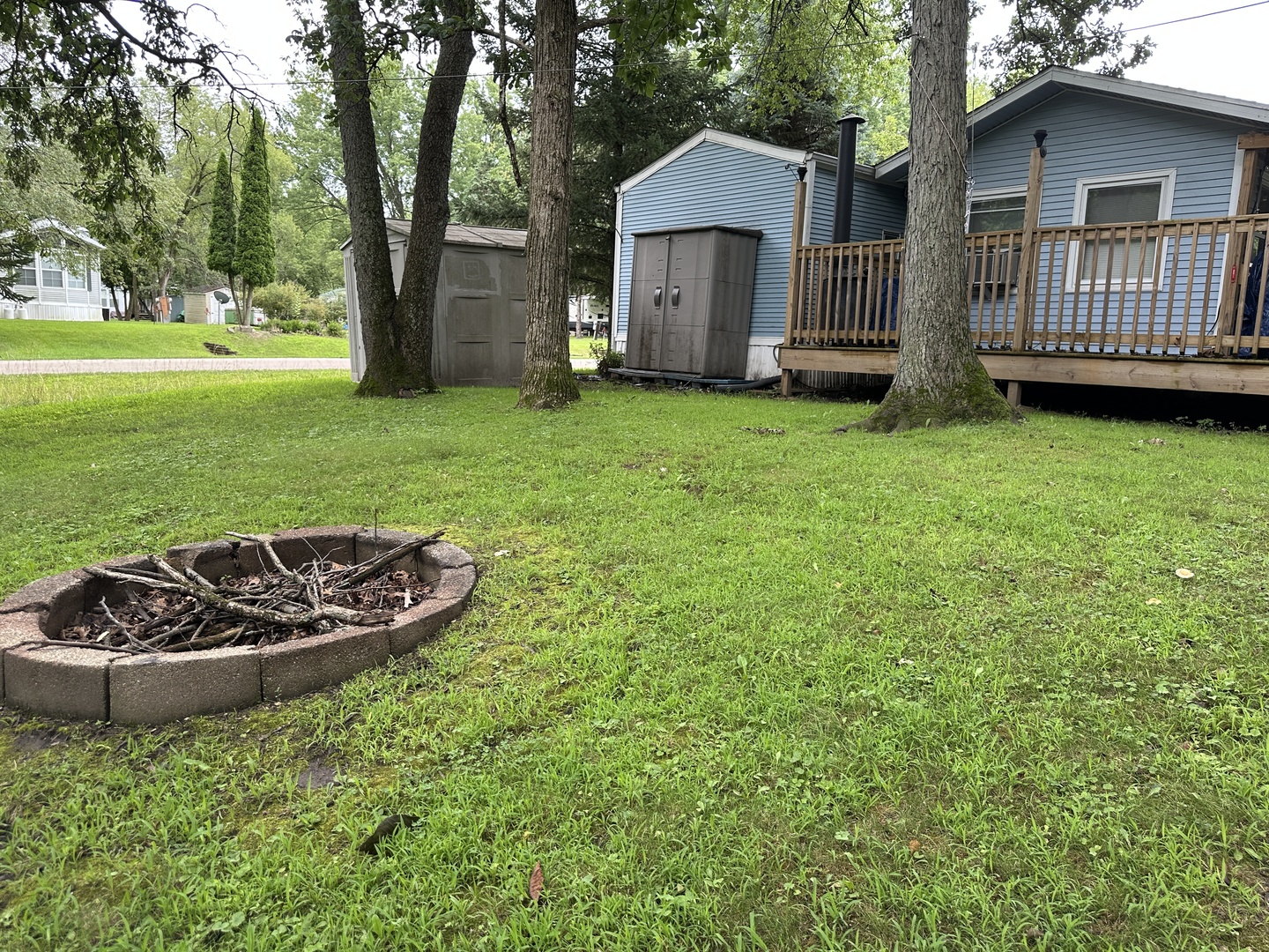 11-250 Woodhaven Lakes Property Photo 4