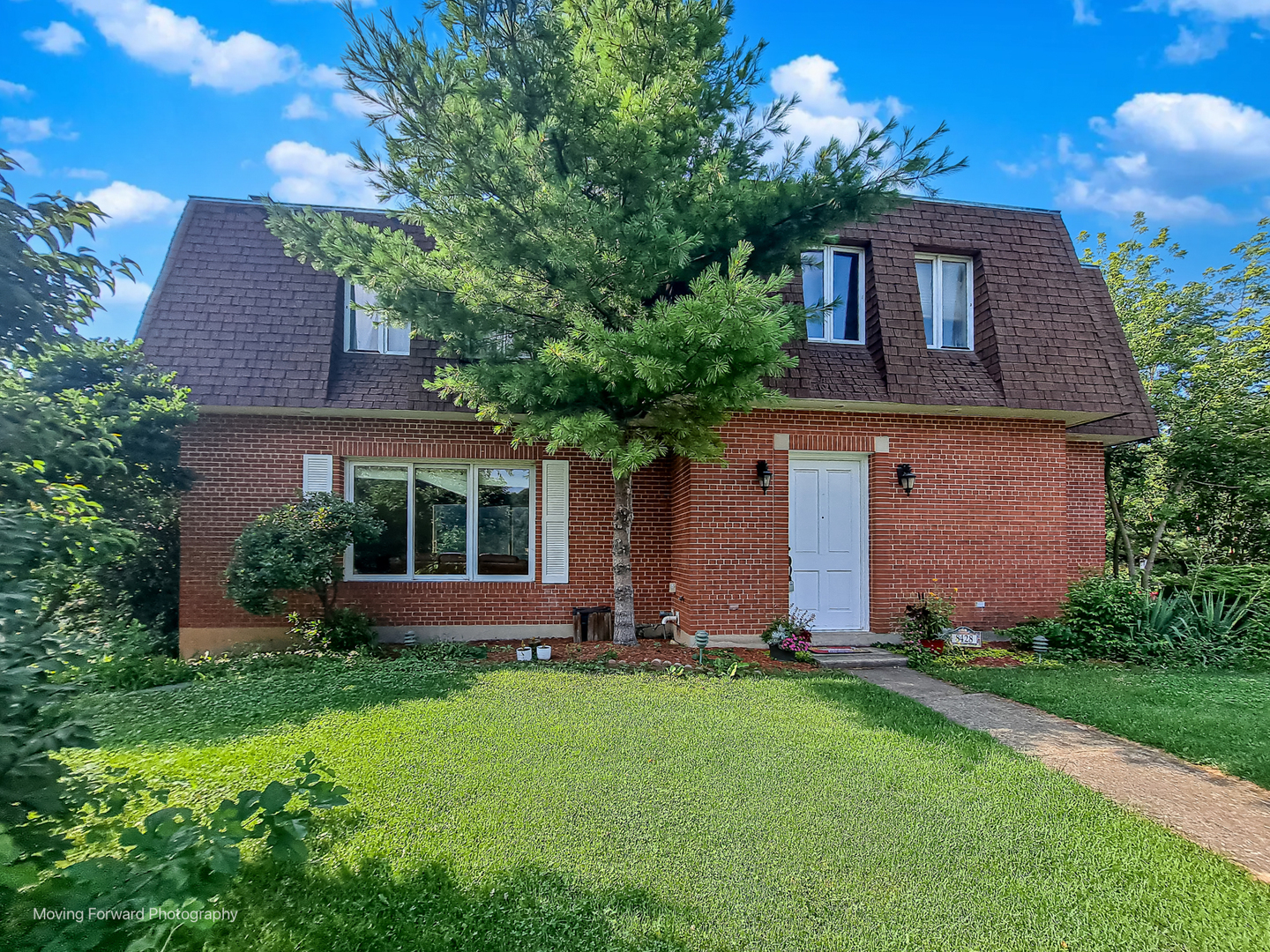 8428 Creekside Lane Property Photo 1