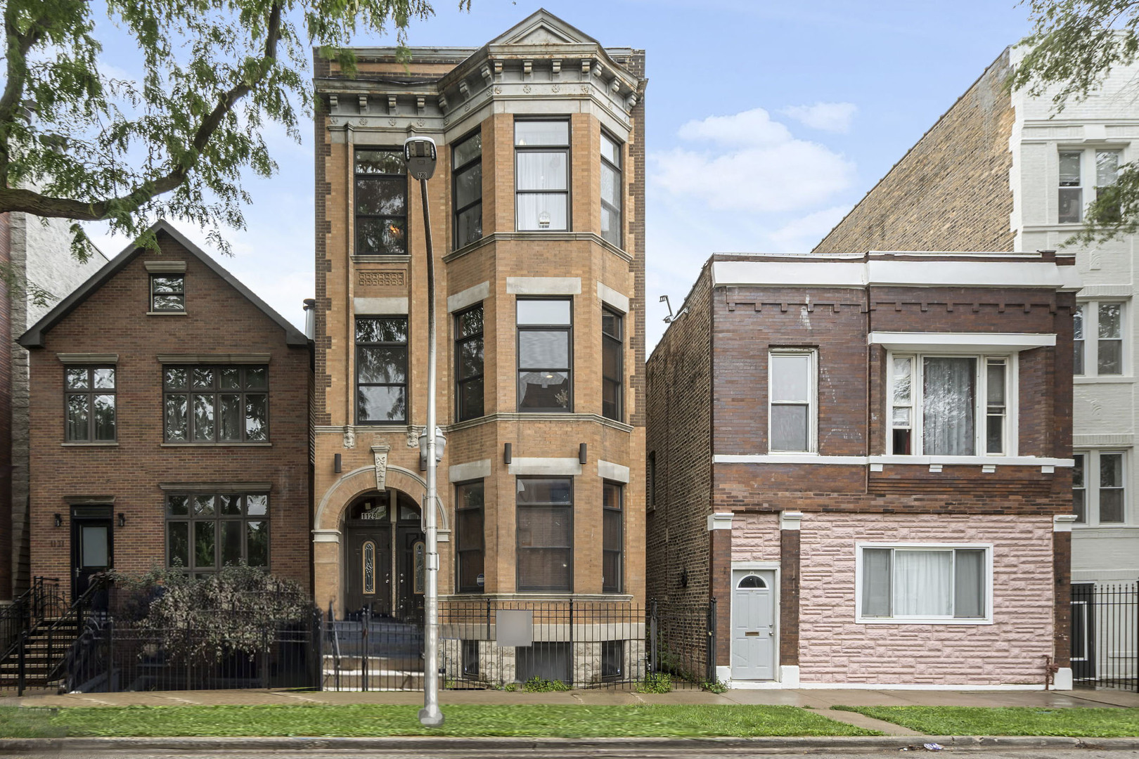 1129 N Mozart Avenue 1 Property Photo 1