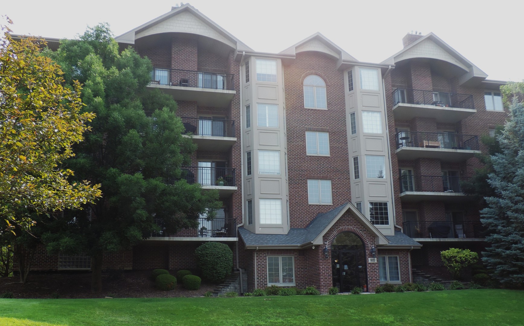 6655 S Cass Avenue 5d Property Photo 1