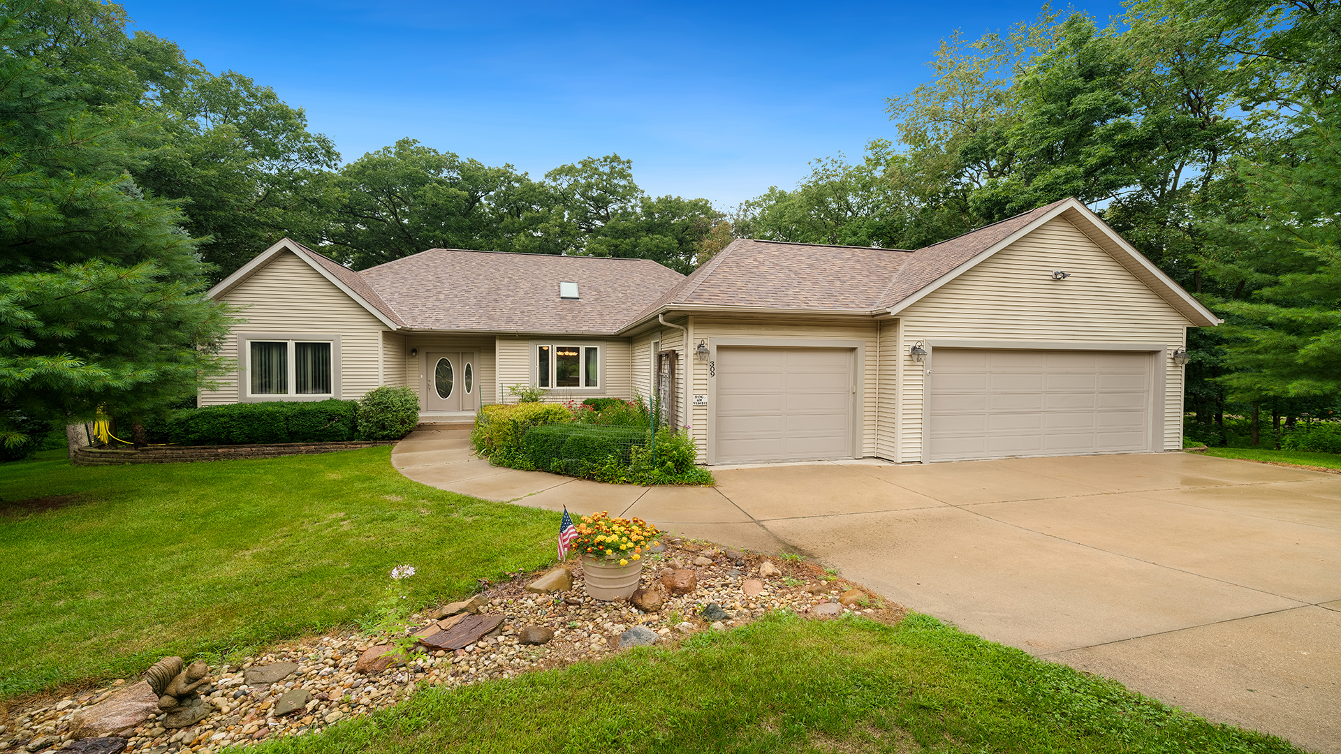 309 Saddlewood Circle Property Photo 1
