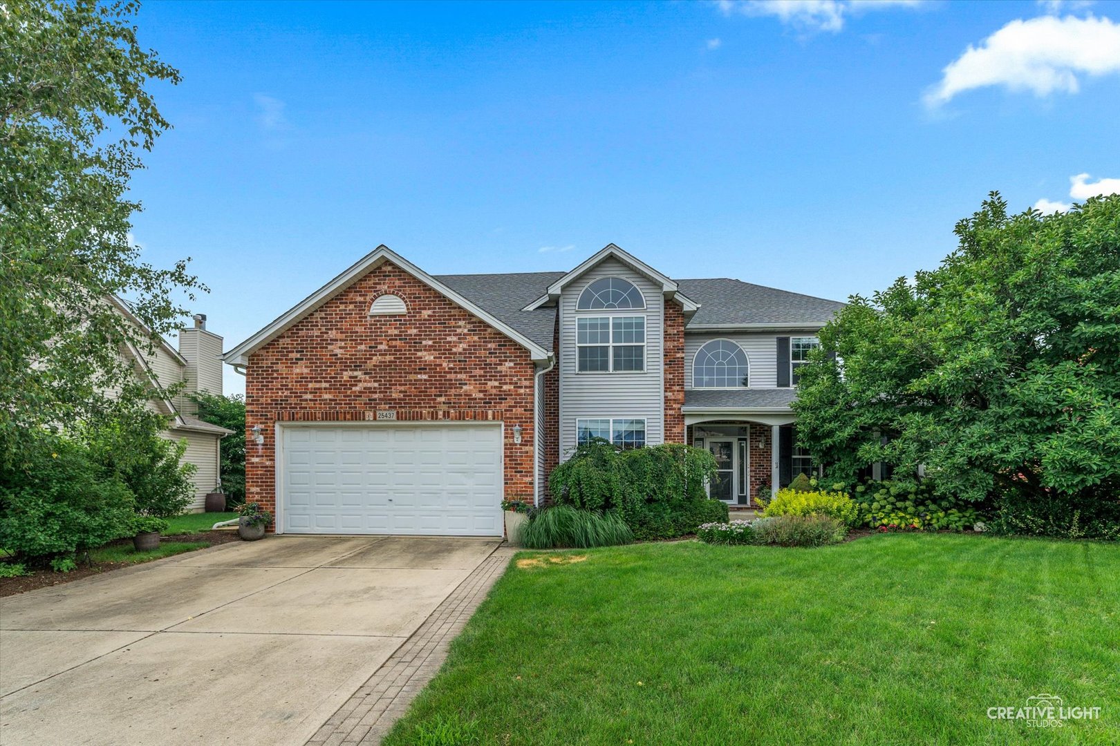 25437 Blakely Drive Property Photo 1