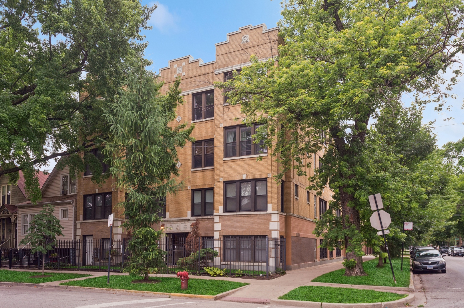 2709 W ALTGELD Avenue 3