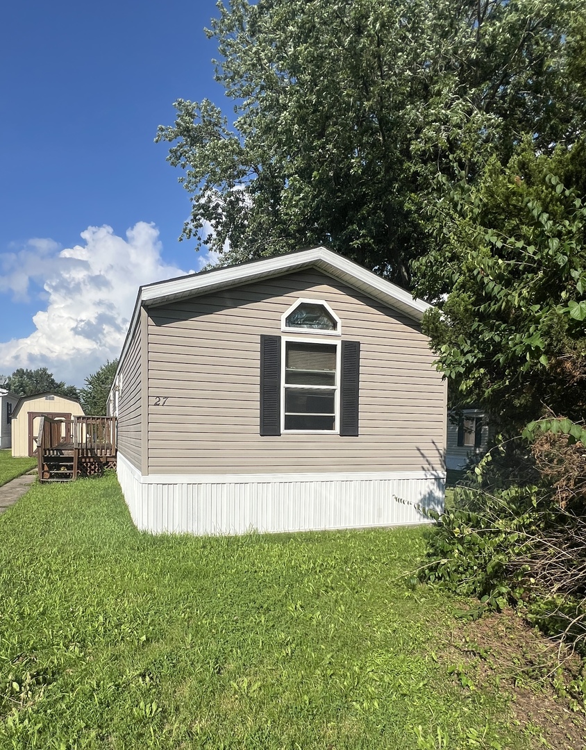 27 Aspen Street Property Photo 1