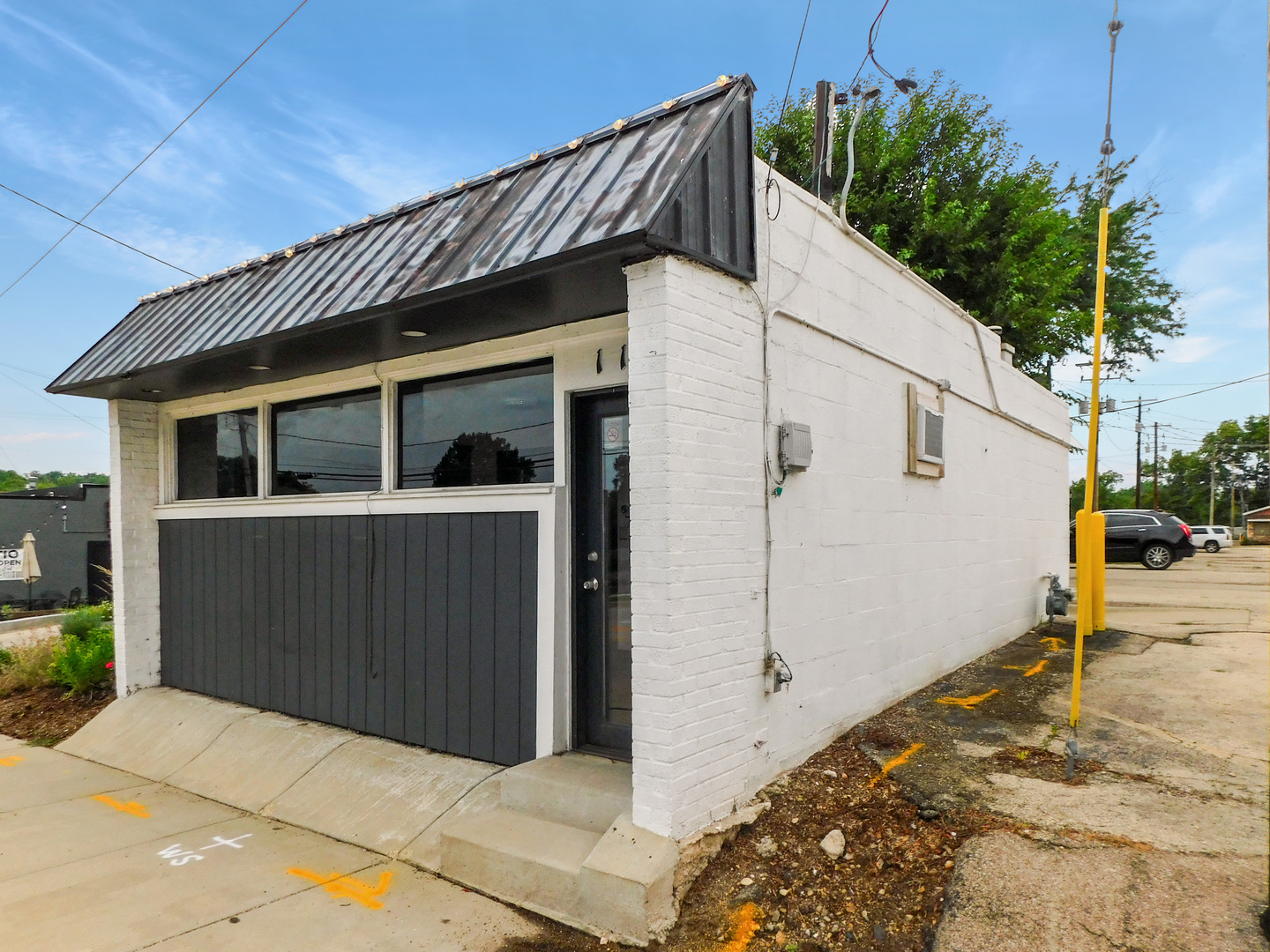 112 S Blackhawk Boulevard