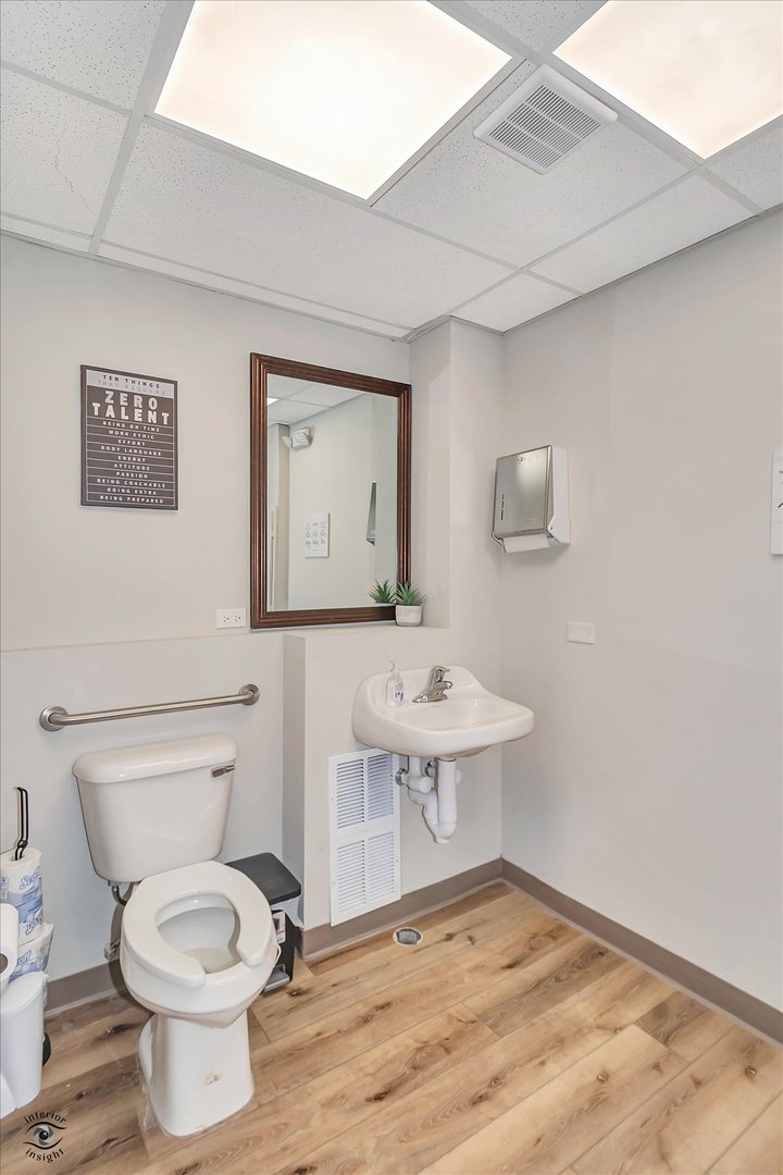 446 W Indiana Avenue Property Photo 16