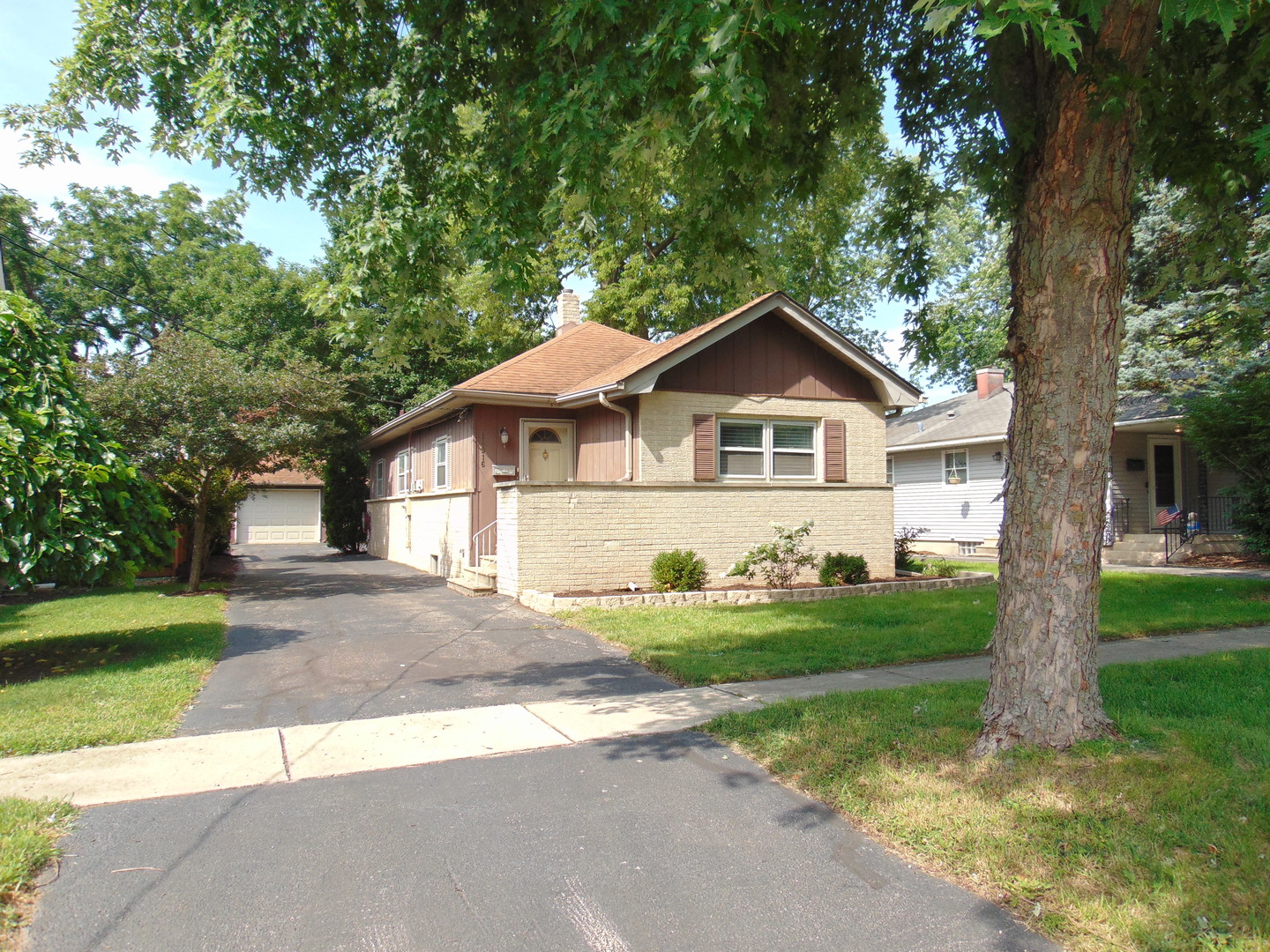 14916 S Arnold Drive Property Photo 1