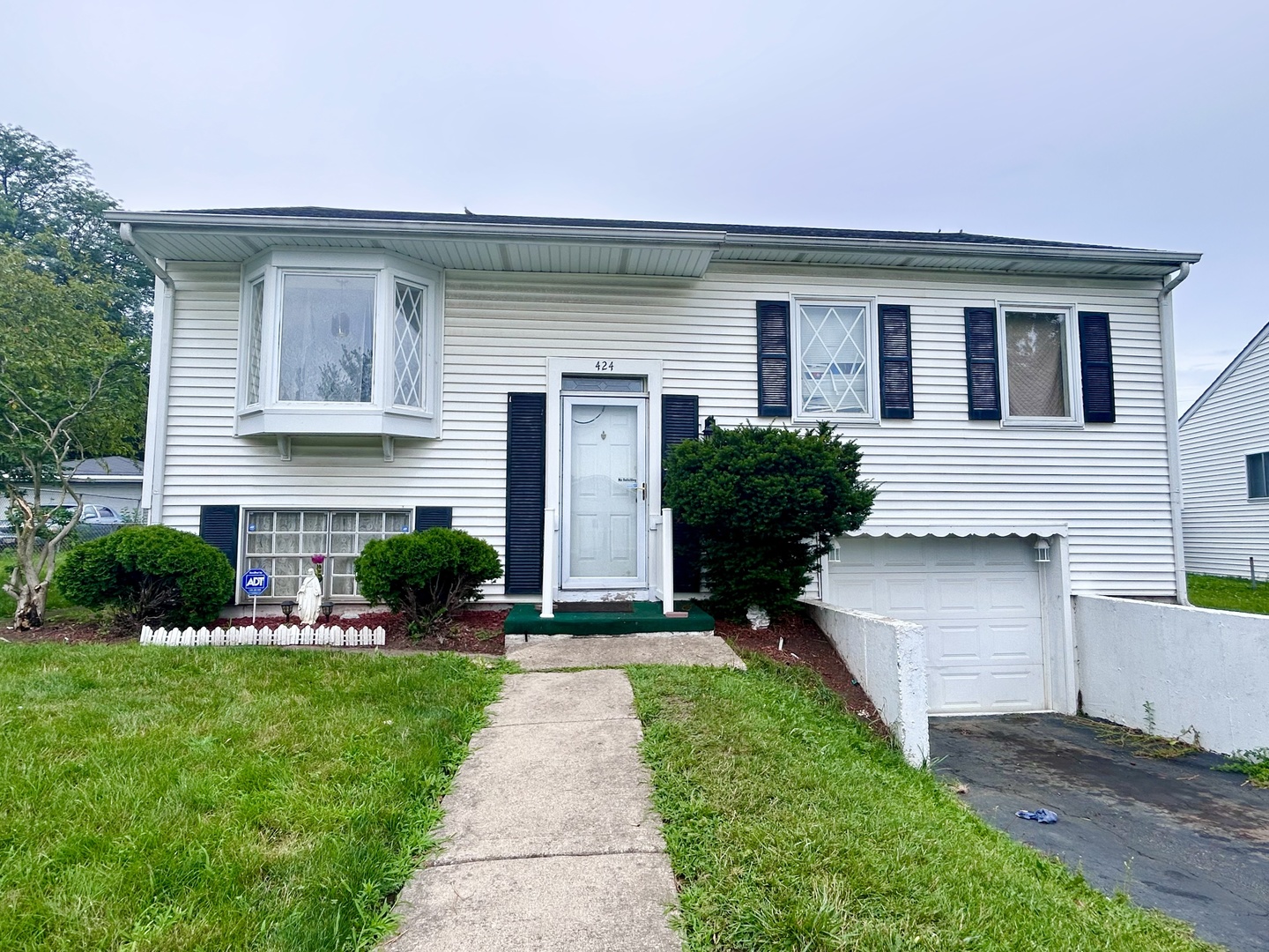 424 Mark Avenue Property Photo 1