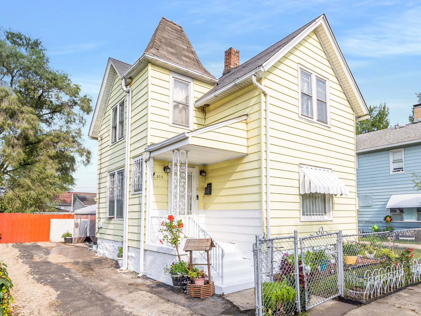 305 S Joliet Street Property Photo 1