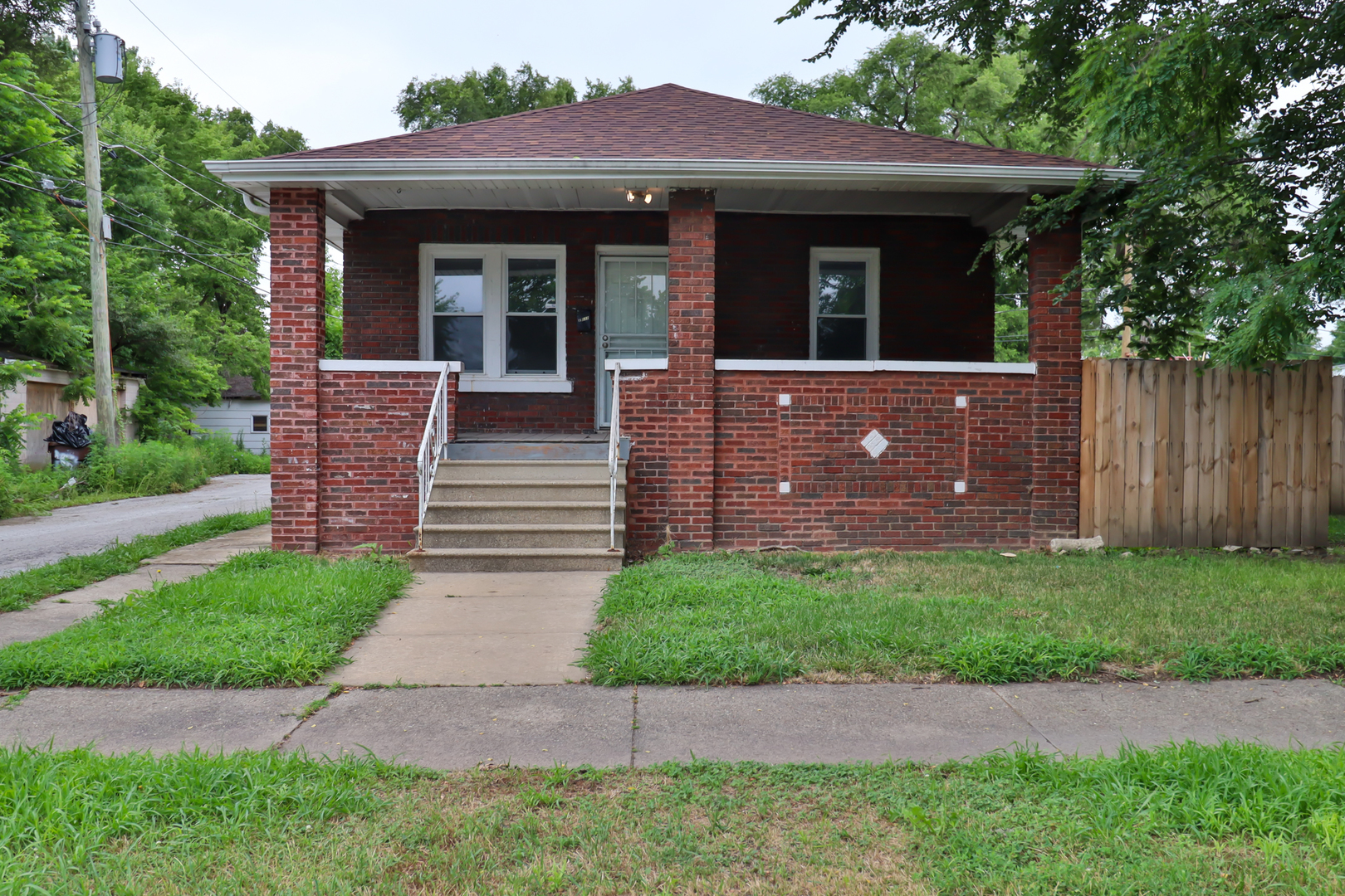15032 Marshfield Avenue Property Photo 1
