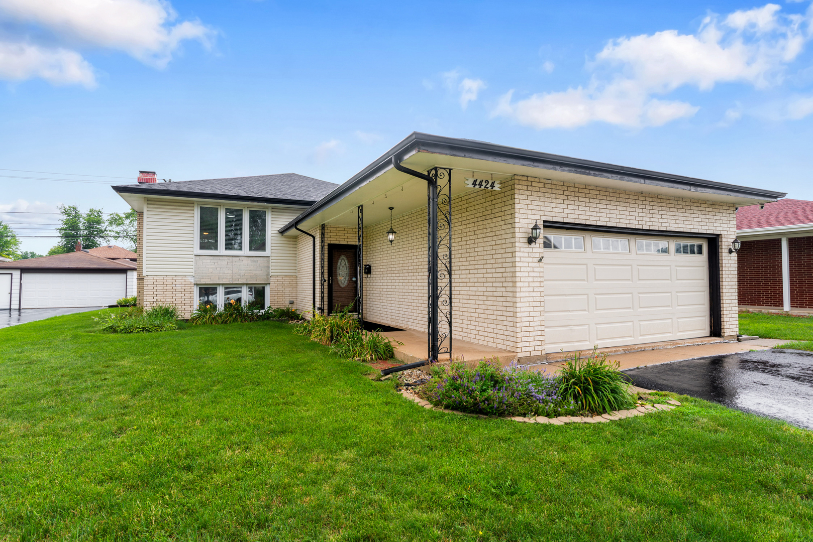 4424 Maple Avenue Property Photo 1