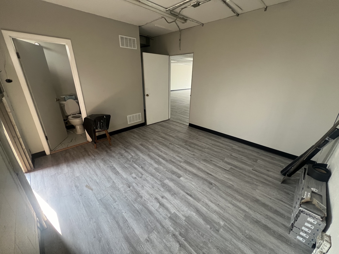 49 E Fullerton Avenue Property Photo 7