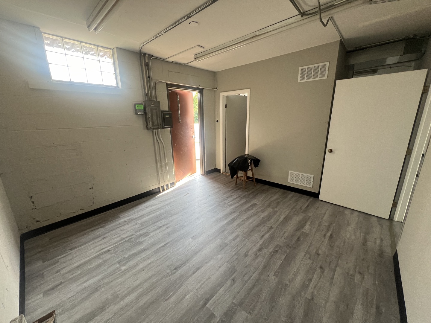 49 E Fullerton Avenue Property Photo 8